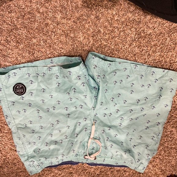 Men’s swimming shorts - Picture 3 of 3